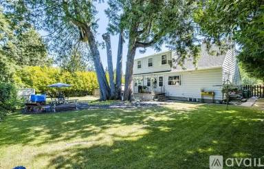Main picture of 9835 SW 80th Ave