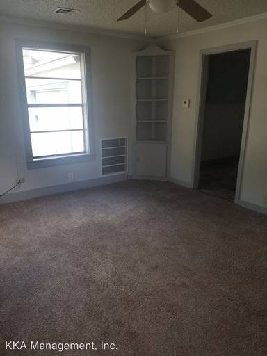 Main picture of 1448 S Oak Ave