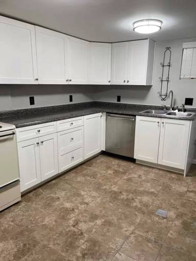 Main picture of 496 E Joye St
