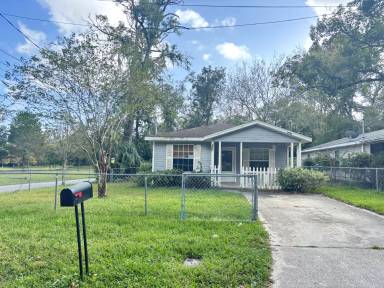 Main picture of 2882 Dignan St