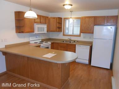 Main picture of 1510 Spruce Dr NE