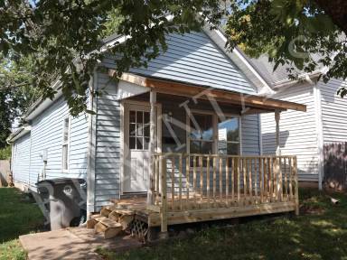 Main picture of 616 Jackson St