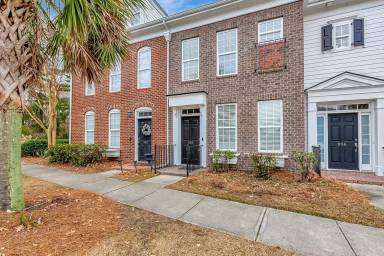 Main picture of 820 Rue Dr