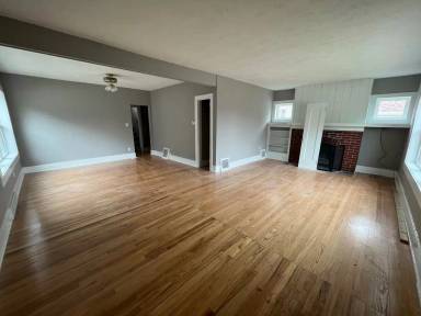 Main picture of 4661 Pacific St