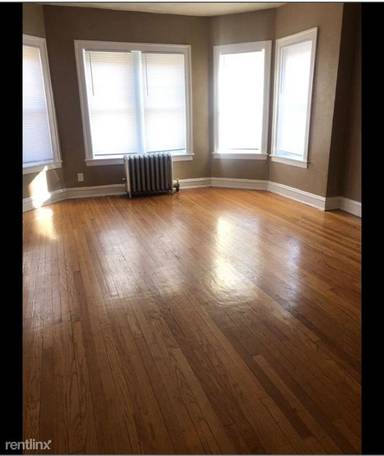 Main picture of 7748 S Kingston Ave