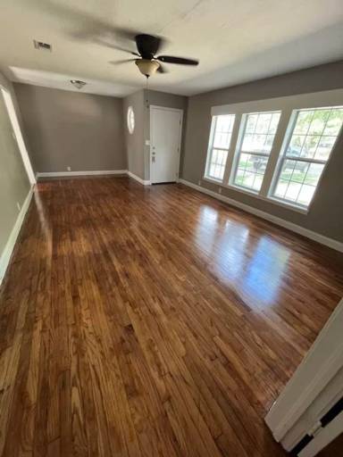 Main picture of 807 N Van Buren Ave