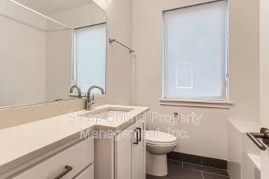 Main picture of 1010 N Ainsworth St