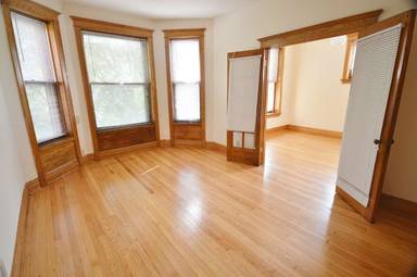 Main picture of 854 W. Waveland