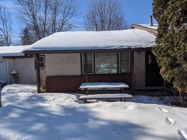 Main picture of 1587 26th Ave NW