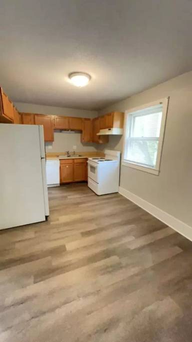 Main picture of 1405 W Jackson St