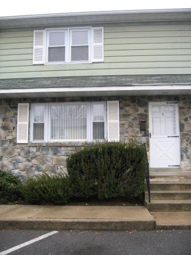 Main picture of 613 Lincoln Way W