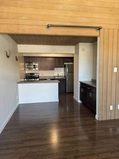 Main picture of 2131 N Summit Ave