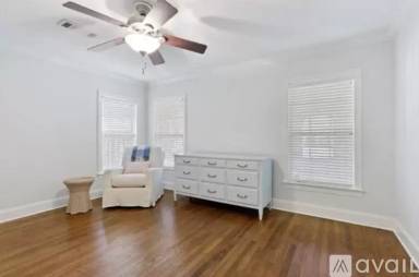 Main picture of 5603 Mercedes Ave