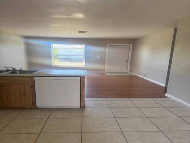 Main picture of 1034 NE 8th St - 2