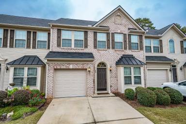 Main picture of 20 Fairchild Way