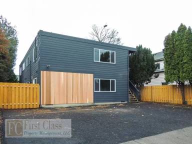 Main picture of 5516 NE Hoyt St