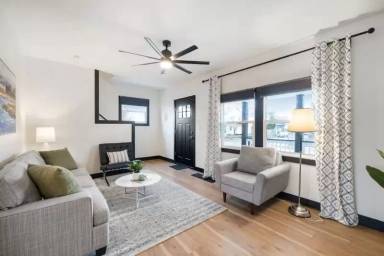 Main picture of 381 S Glenwood Ave