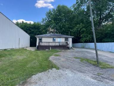Main picture of 1218 McCullough Pike