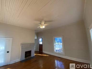 Main picture of 229 College St