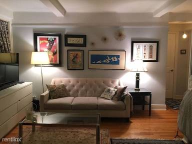 Main picture of 25 E 10th St
