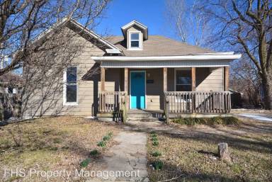 Main picture of 1730 N Summit Ave