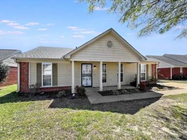 Main picture of 1821 Central Trails Dr