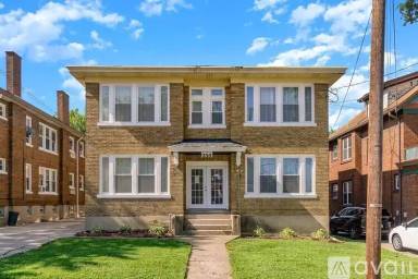 Main picture of 2033 Weyer Ave