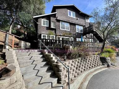 Main picture of 148 Ross St