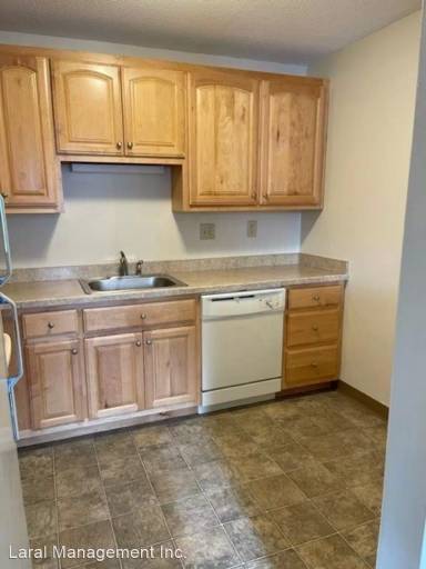 Main picture of New and Old Carriage House Apartments
