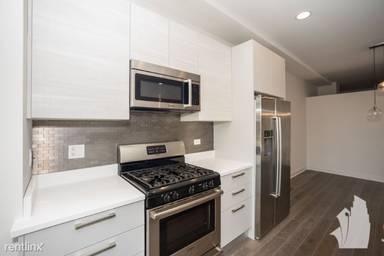 Main picture of 858 N Franklin St