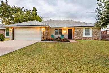 Main picture of 313 Elwood Dr