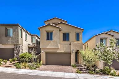Main picture of 11828 Pelican Butte Ave