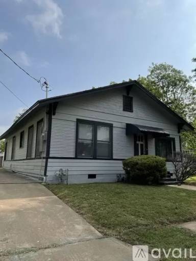Main picture of 311 8th Ave NW