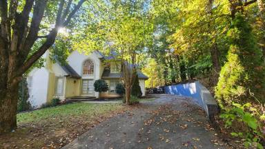 Main picture of 950 Sundew Dr