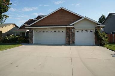 Main picture of 860 Valiant St