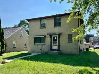 Main picture of 3389 S Whitnall Ave