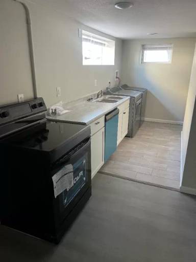 Main picture of 211 Hickman Ave