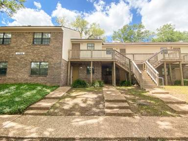 Main picture of 1104 Greentree Ct