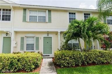 Main picture of 9851 NW 57th Mnr