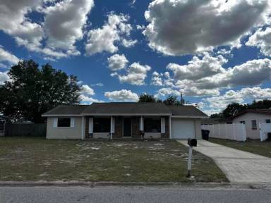Main picture of 1505 Thoreau St
