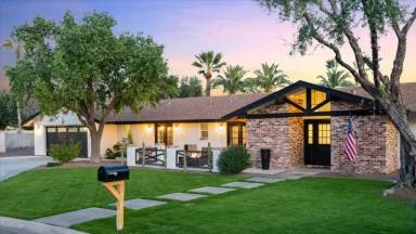 Main picture of 961 E Liebre Cir