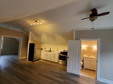 Main picture of 795 County Line Road - Garage