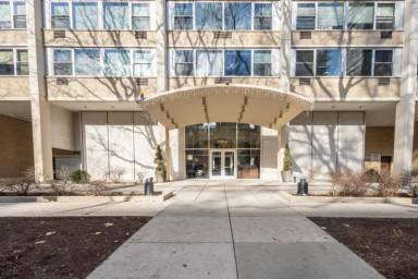 Main picture of 336 W Wellington Ave Apartments