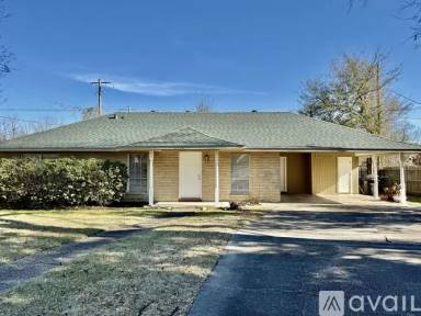 Main picture of 2946 Madeira Dr