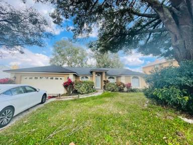 Main picture of 7452 Herricks Loop