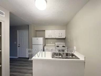 Main picture of 822 Whitethorne Ave