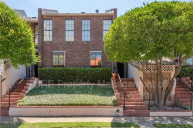 Main picture of 3709 Routh St