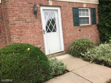 Main picture of 422 Silvis Way