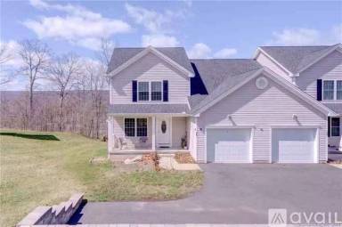 Main picture of 30 Cortland Way