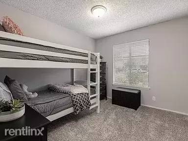 Main picture of 450 S Argyle Ave